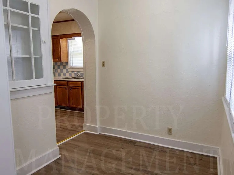 1318 W 6th St — Photo 9