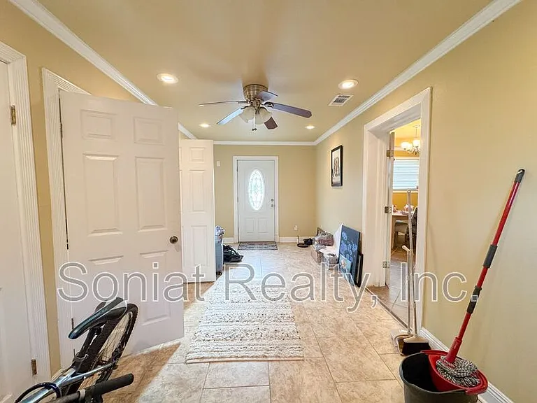 4019 Hamburg St — Photo 9