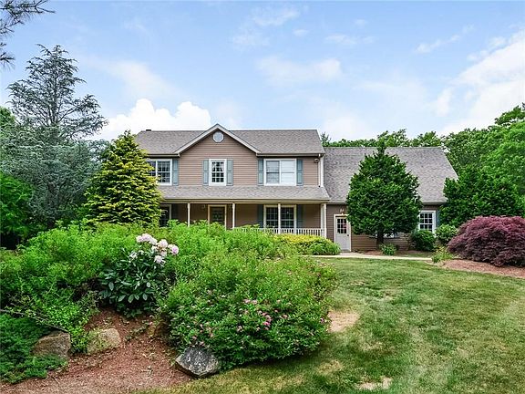 2nd image of 31 Deer Run Dr