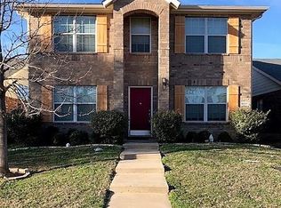 9001 Wayne St, Aubrey, TX 76227