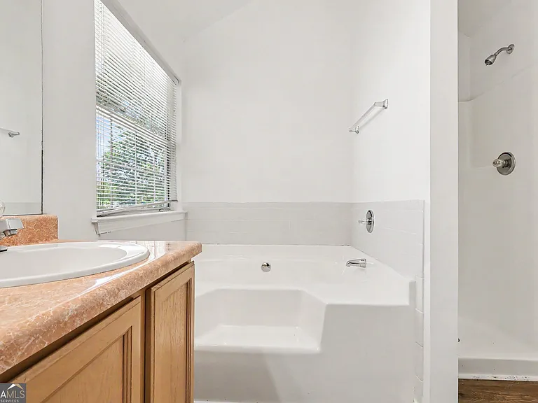 2233 Glen Briar Way — Photo 9