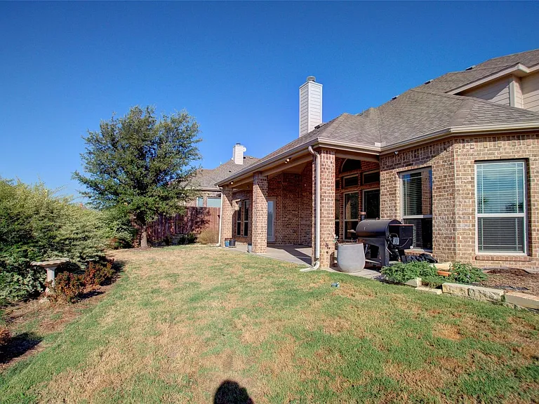 214 Heatherstone Dr — Photo 35
