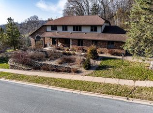 2059 Grand View Blvd, Onalaska, WI 54650