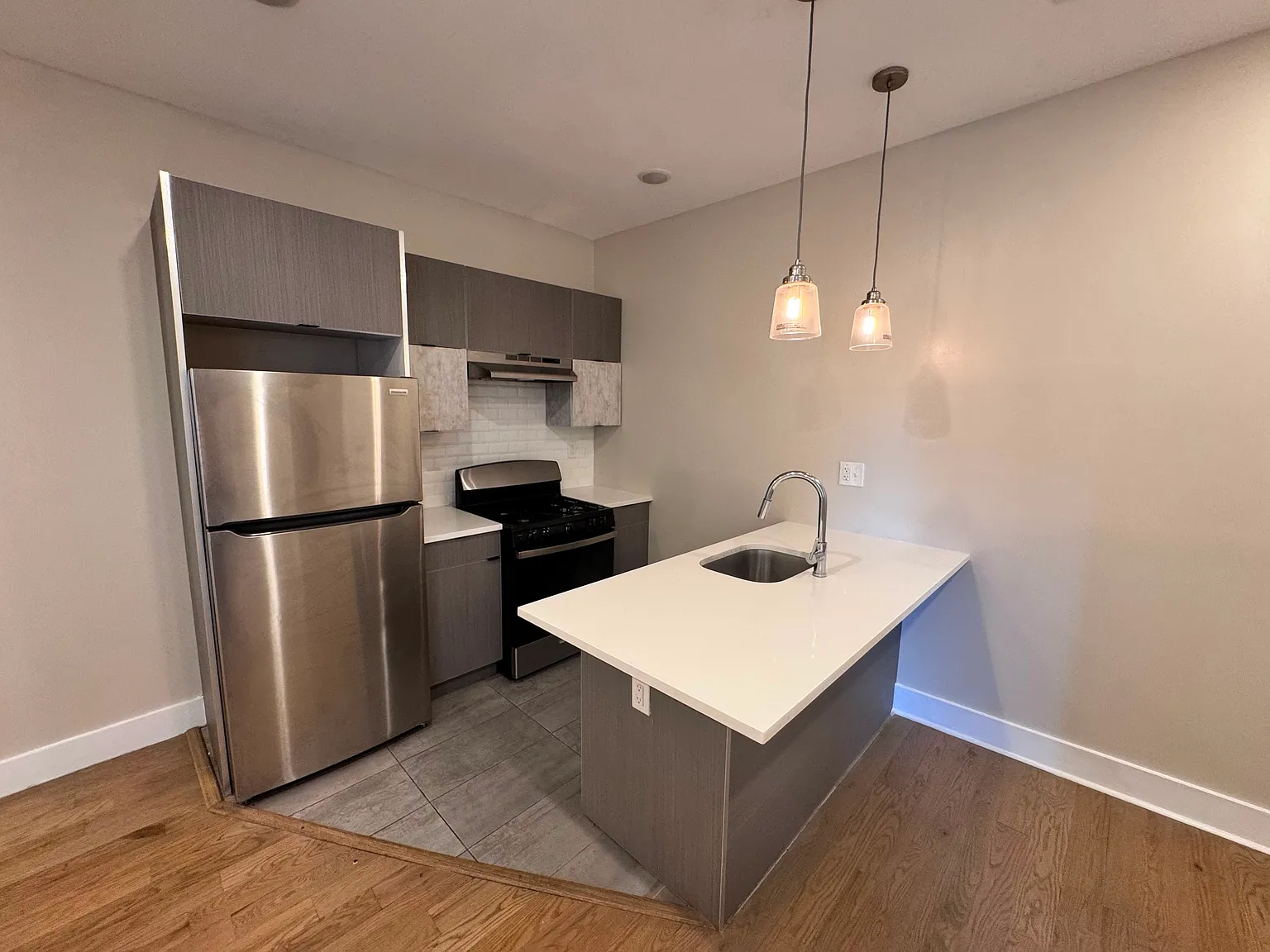 490 Rahway Ave — Photo 3
