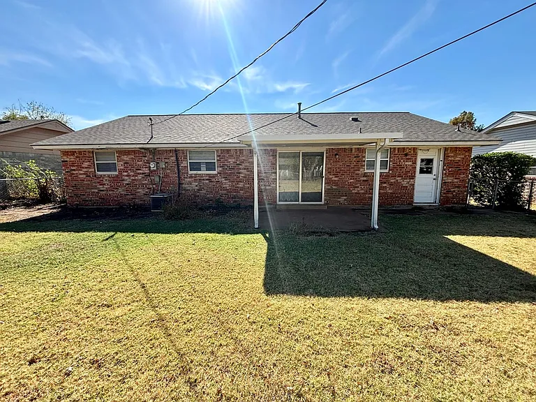 709 Sunset Dr — Photo 18
