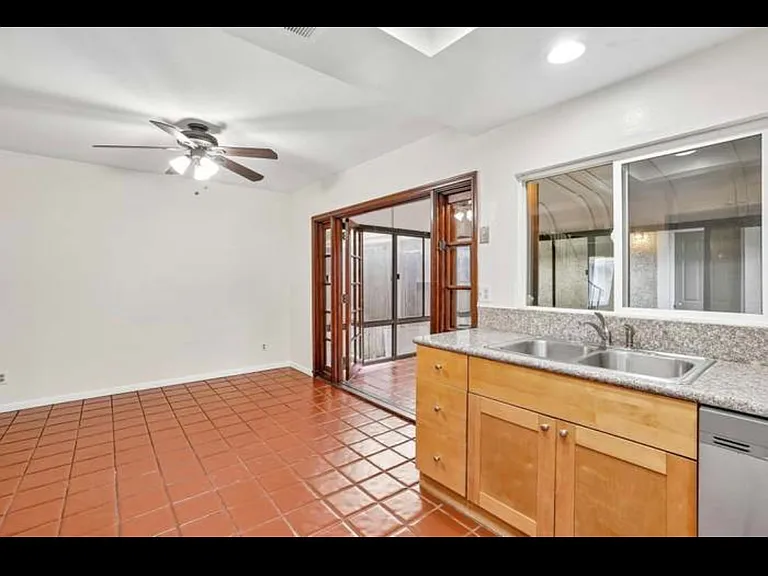 15210 Shadybend Dr #41 — Photo 3
