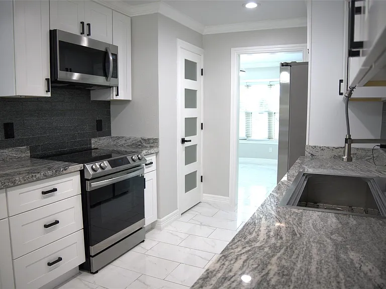 10203 Huntington Way Dr — Photo 5