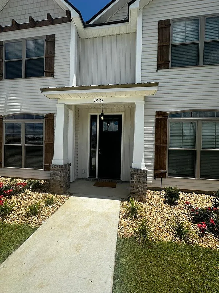 4 bed, 3.5 bath, 1692 sqft, $1,750 — Photo 1