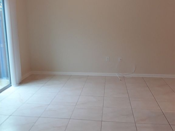 5th image of 96 Moultrie Village Ln