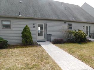 22 Hallmark Hill Dr, Wallingford, CT 06492