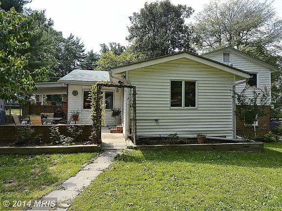 3rd image of 9815 Brixton Ln
