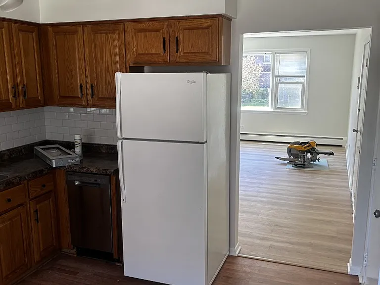 1326 Brown St — Photo 2