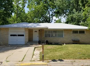 1836 Todd Rd, Manhattan, KS 66502