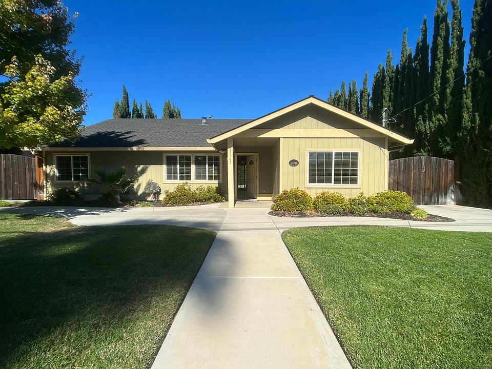 1st image of 20847 Hanford Dr