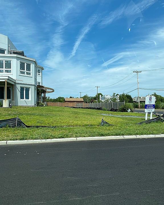 2nd image of 1 Lori Rd