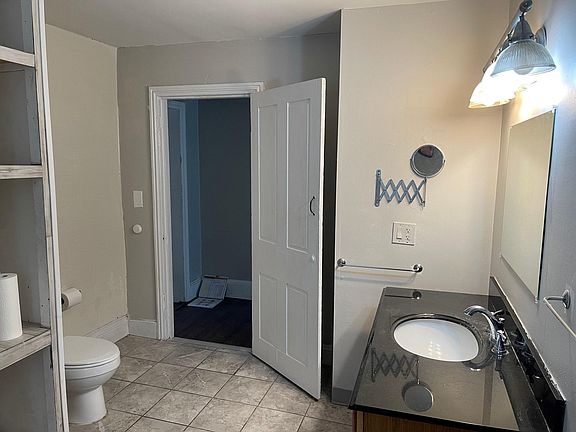 5th image of 4474 Silverwood St APT B