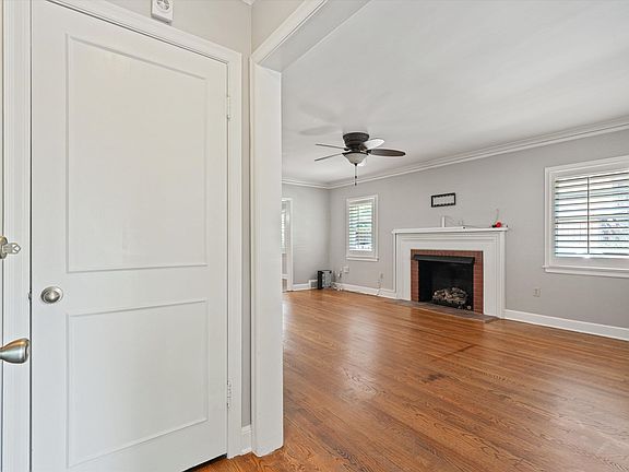 4th image of 4082 Waynoka Ave