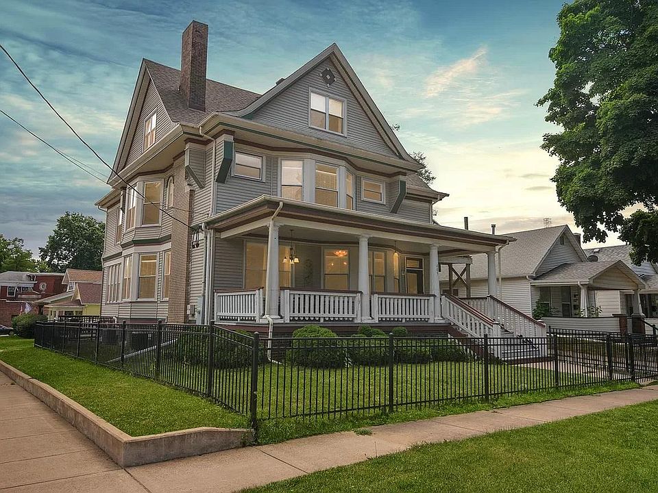 409 E Locust