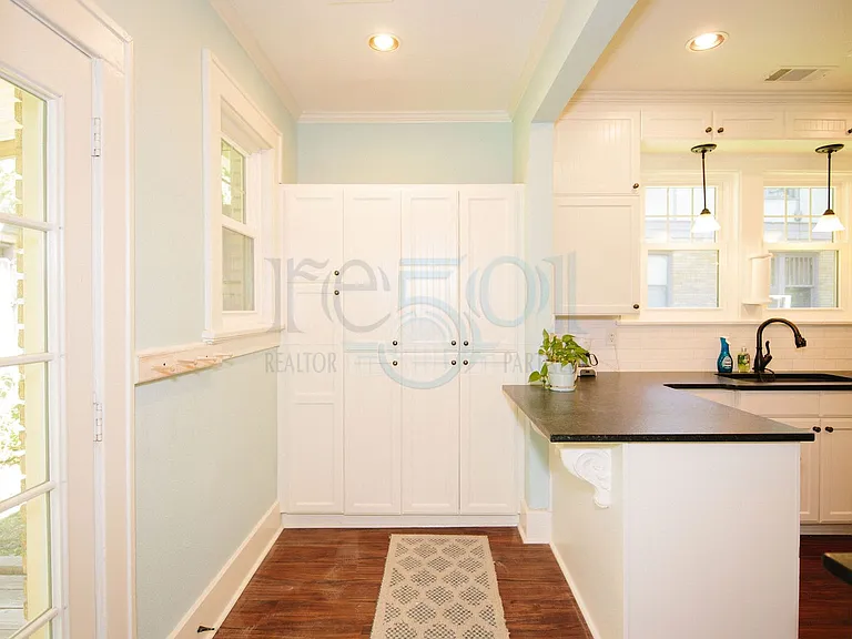 1508 Kavanaugh Blvd — Photo 7