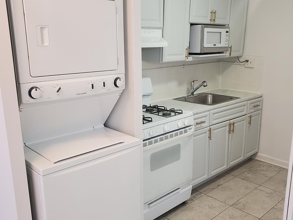 1st image of 2546 E 63rd St #1
