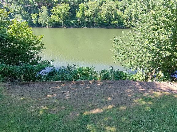 5th image of 3345 Greenbrier Dr
