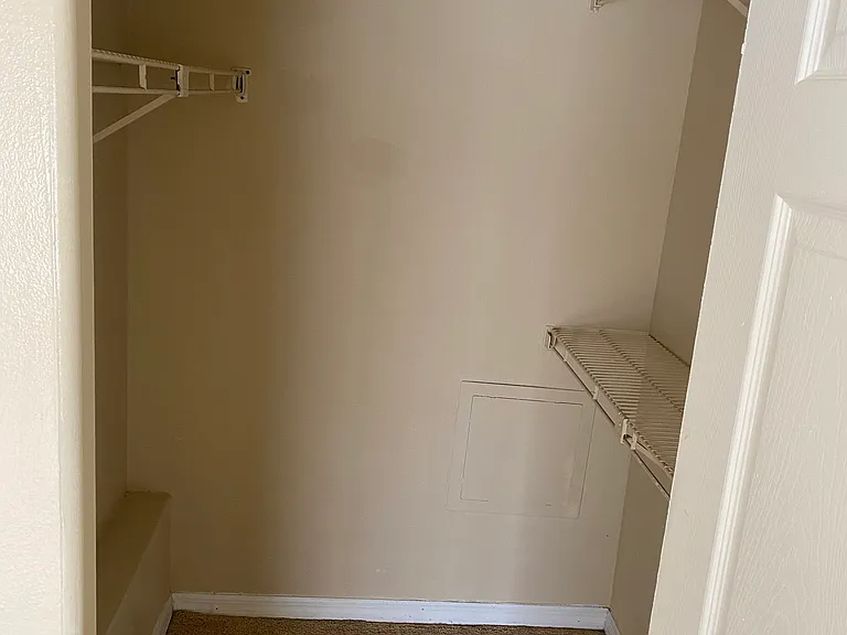 302 Lake Parsons Grn #204 — Photo 9