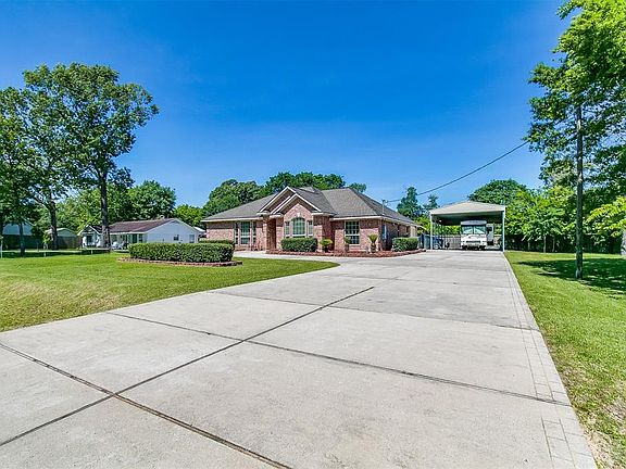 3rd image of 3212 Regal Oaks Dr