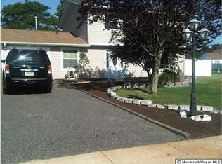 914 Vaughn Ave, Toms River, NJ 08753