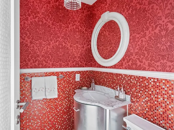 721 5th Avenue image 8 of 15