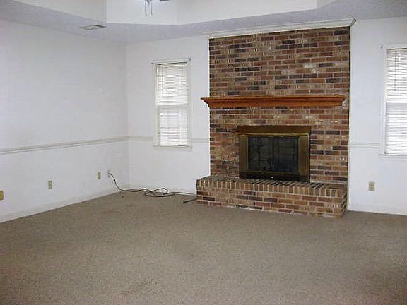 2nd image of 512 Riverbend Cv