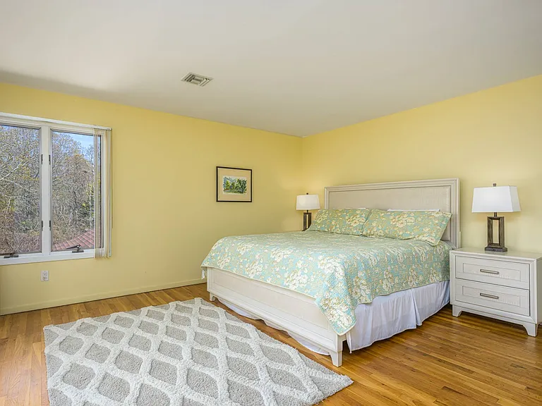 47 Spring Pond Ln — Photo 18