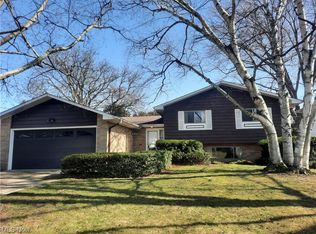 5211 Devon Dr, North Olmsted, OH