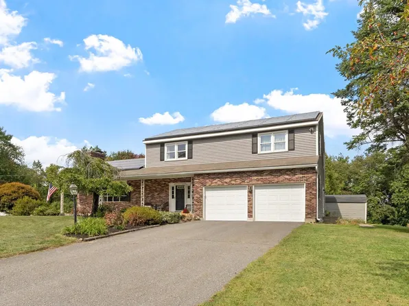 53 Hardy Dr, Leominster, MA 01453