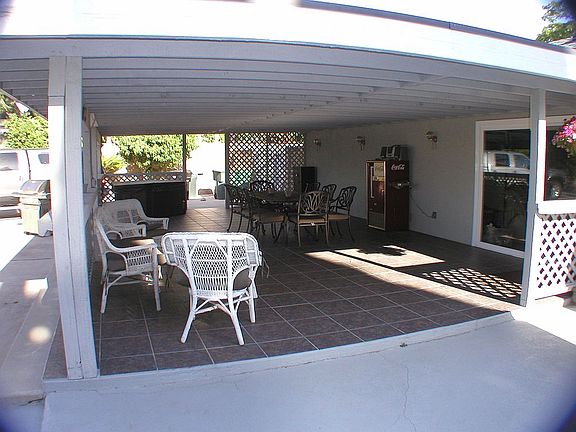 Covered & tiled patio