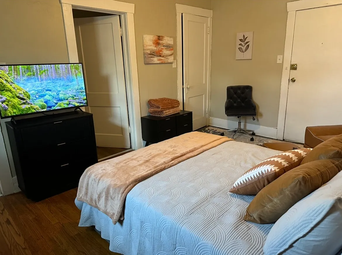 1272 Pearl Street, Unit P-11 — Photo 3