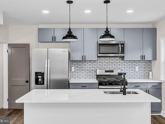 5th image of 1513 Kingsway Rd