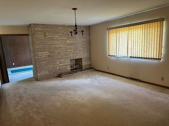 5th image of 577 Dry Hill Rd