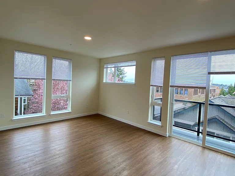 1439 NW 60th St #302BALLARD — Photo 3