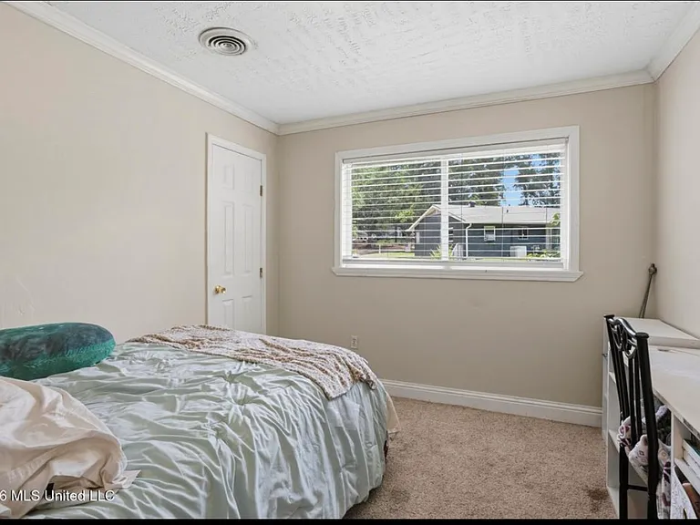 211 Baugh St #1 — Photo 8