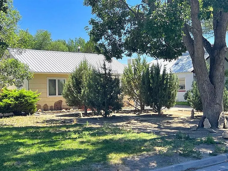 1028 Grand Ave — Photo 8