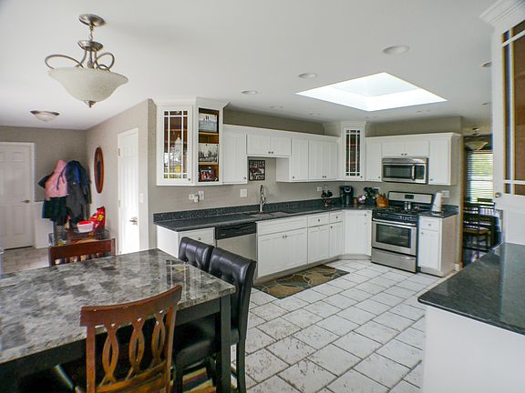 3rd image of 1028 W Bonnie Ln