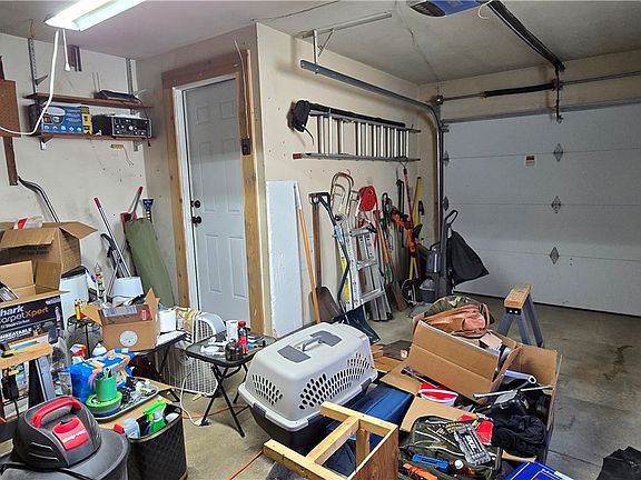 4th image of 4880 Archmore Dr