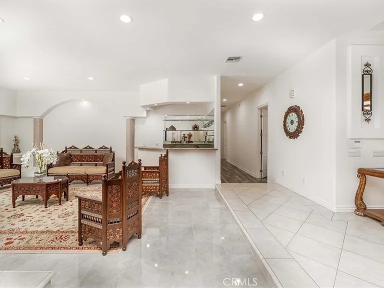 5206 Topeka Dr — Photo 29