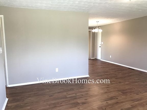 4th image of 5840 Shady Oak St