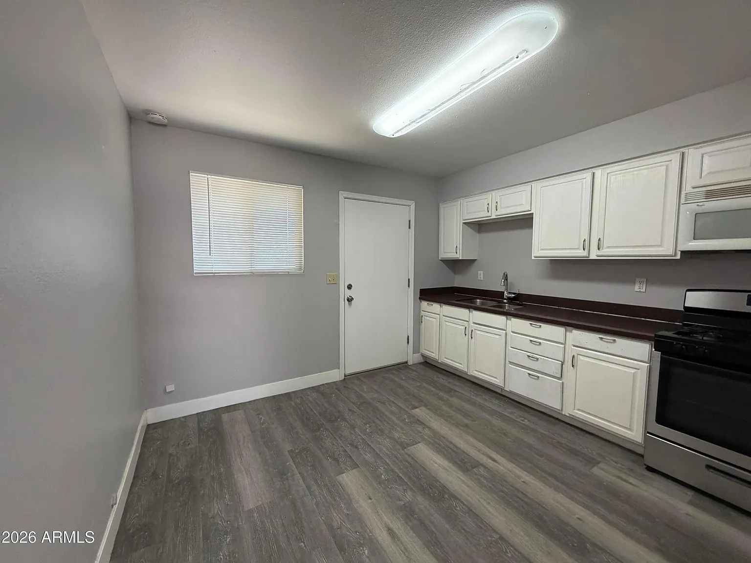 1 bed, 1.0 bath, 694 sqft, $900 — Photo 4