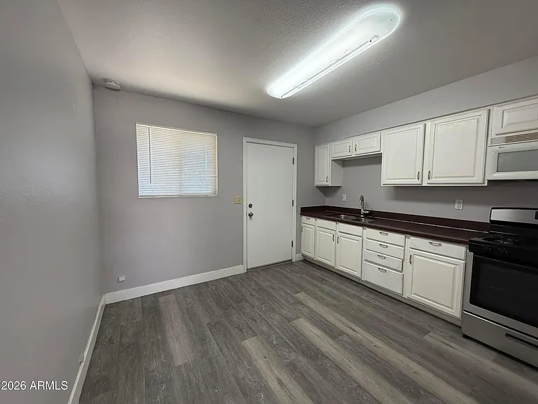 1833 E Harvard St #3 — Photo 4
