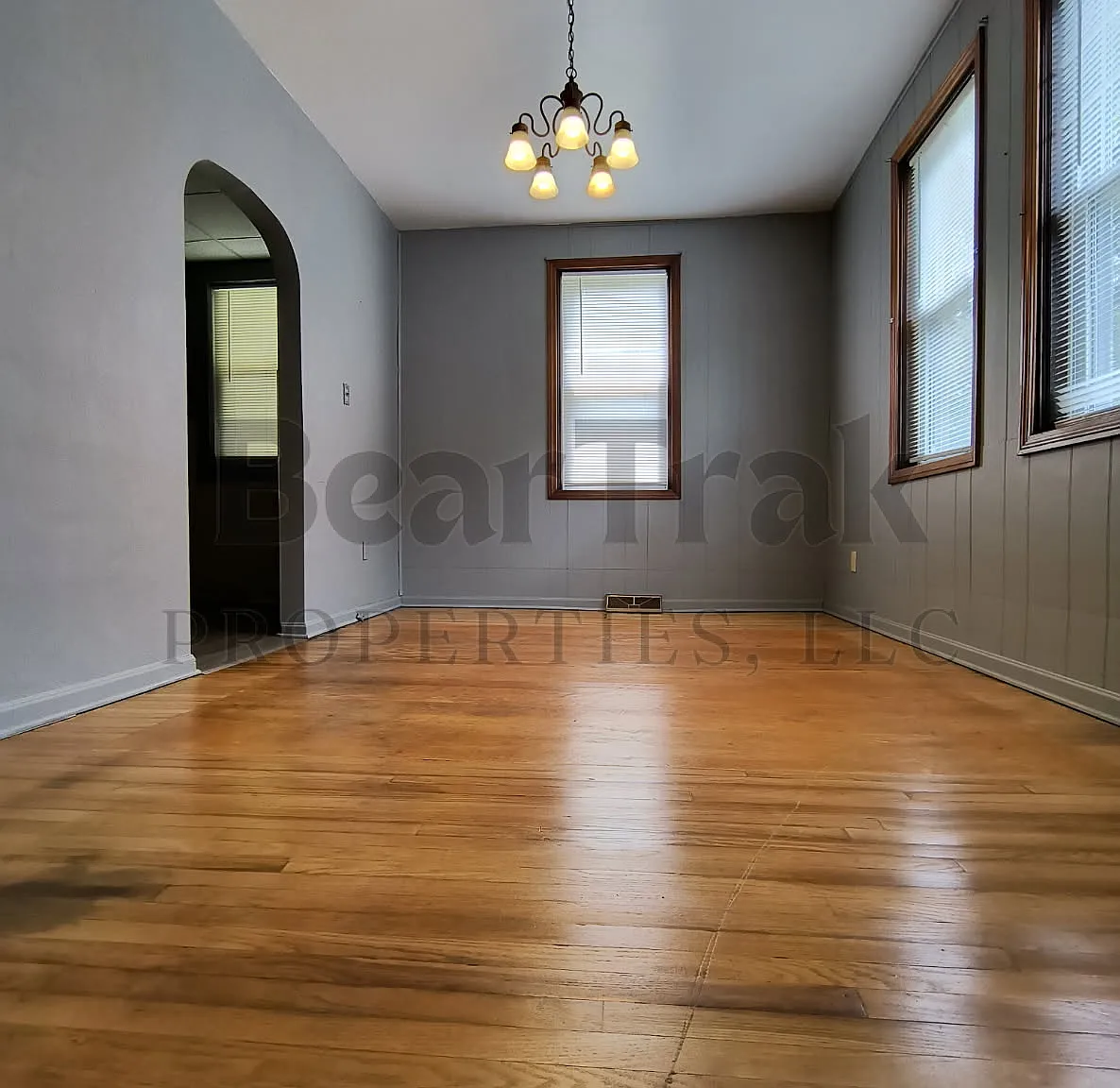 3 bed, 1.5 bath, 1232 sqft, $790 — Photo 3