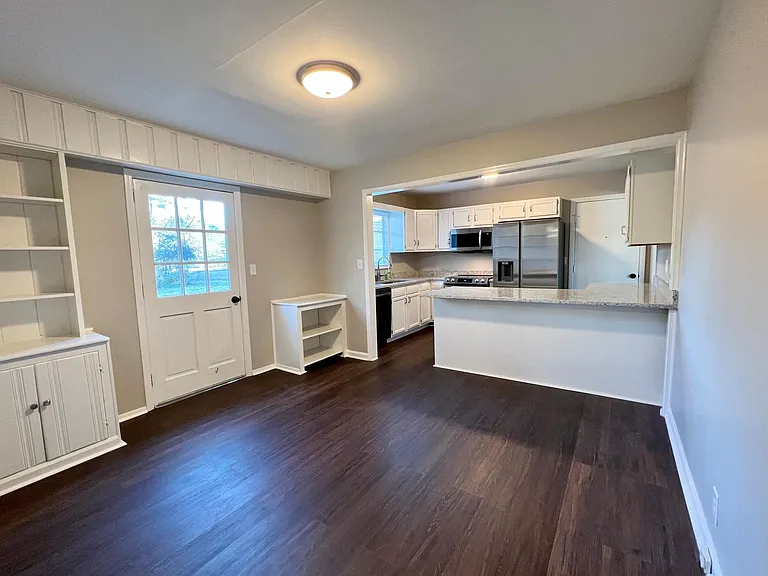 3209 Ridgely Dr — Photo 7