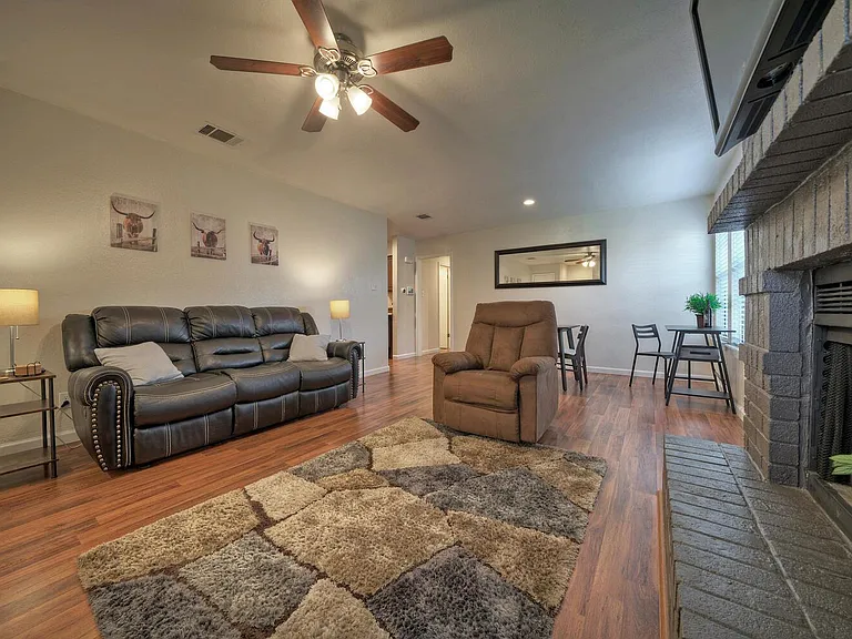 1004 Hyridge St — Photo 8