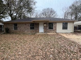 2690 Shady Grove Dr, Horn Lake, MS 38637